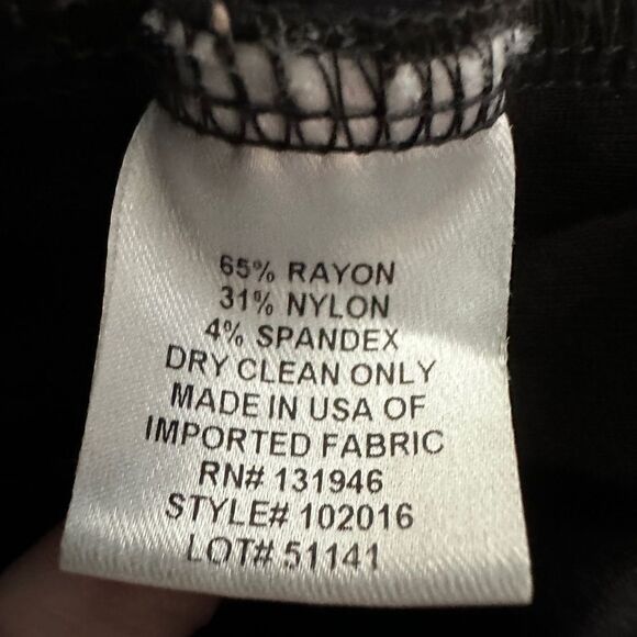 Jude Connally Sabine Jude Cloth Stretch Knit
Jewel Neck 3/4 Sleeve Shift Dress - Picture 6 of 9